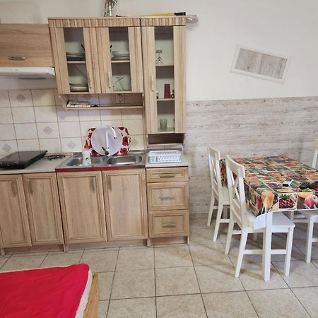 Orsi Apartman / Vendeghaz Kecskemét المظهر الخارجي الصورة