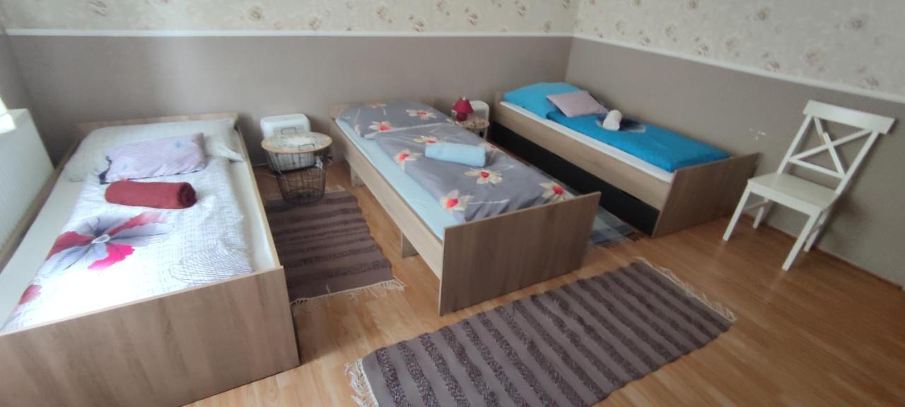 Orsi Apartman / Vendeghaz Kecskemét المظهر الخارجي الصورة
