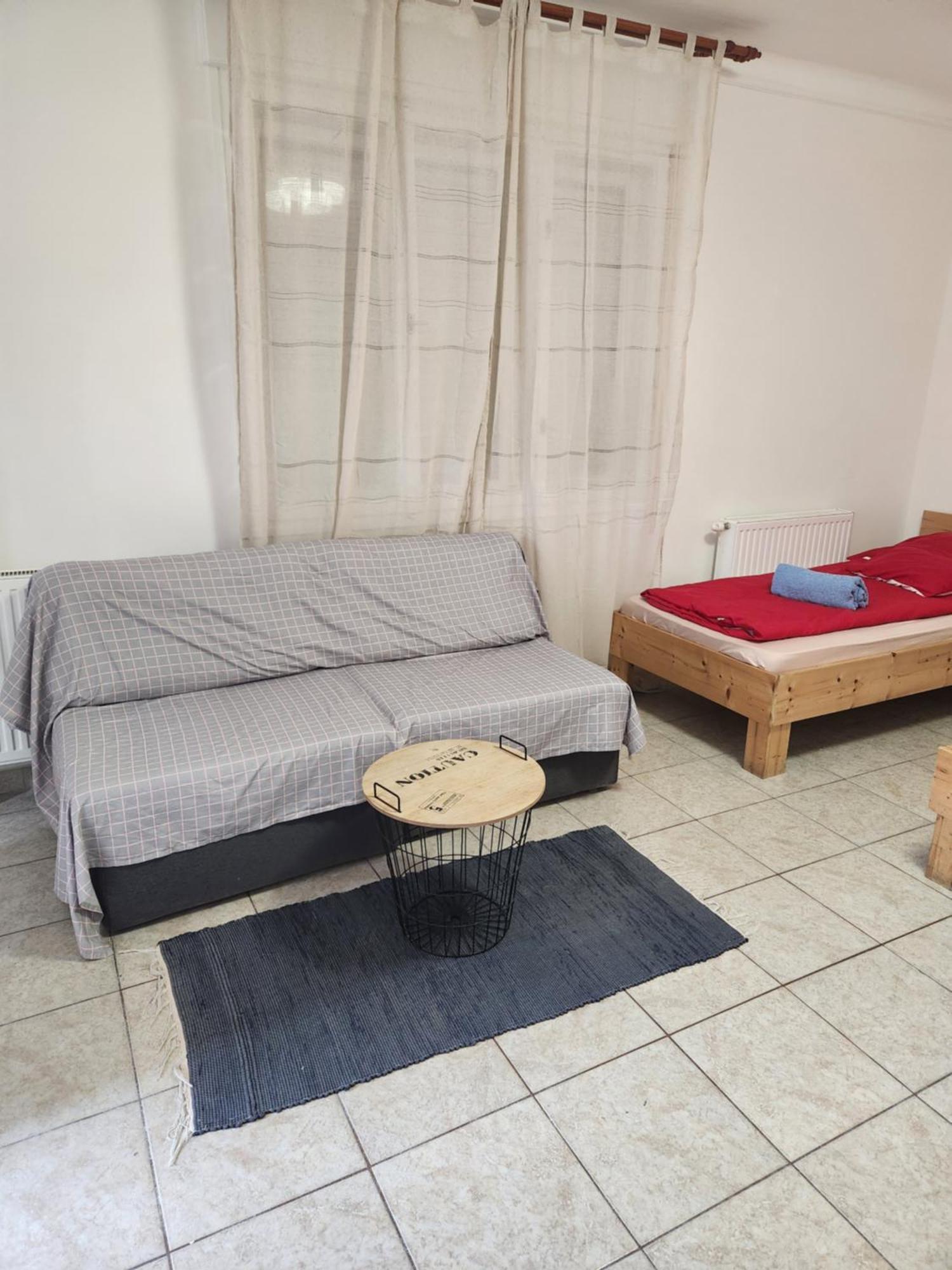 Orsi Apartman / Vendeghaz Kecskemét المظهر الخارجي الصورة
