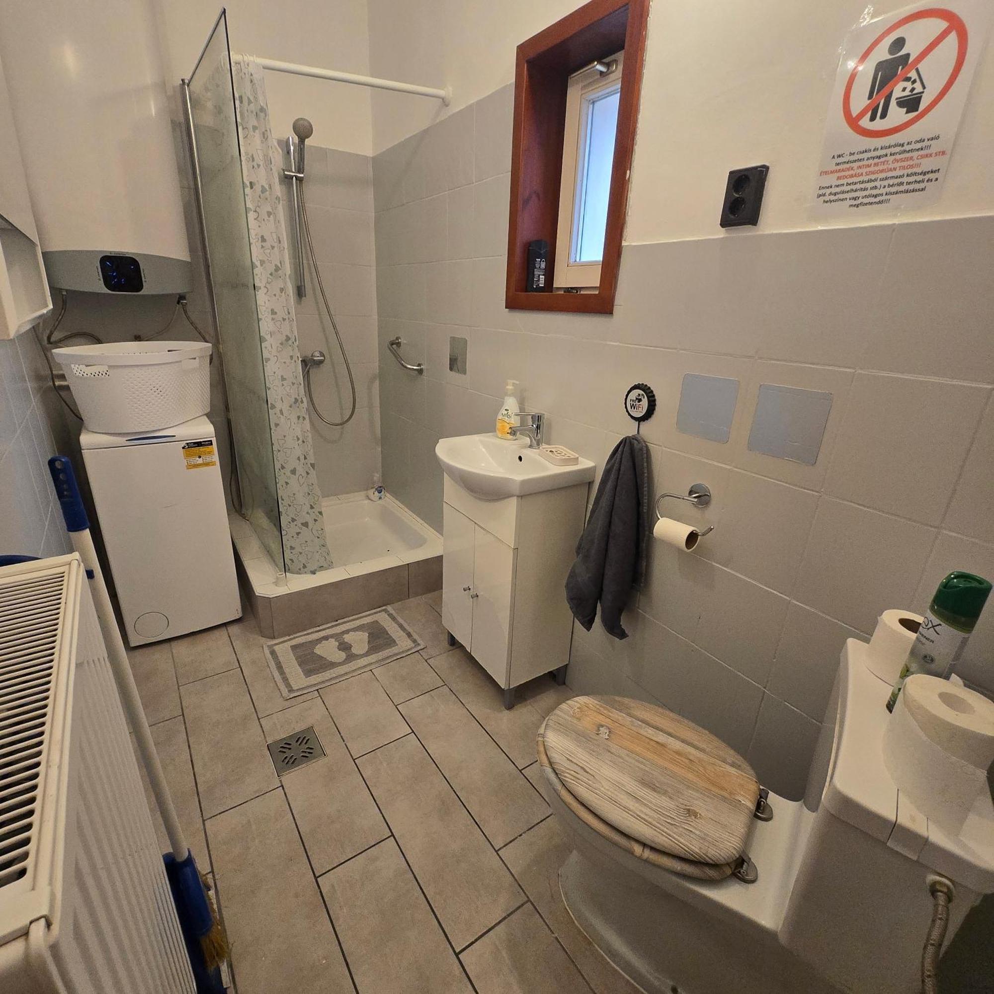 Orsi Apartman / Vendeghaz Kecskemét المظهر الخارجي الصورة