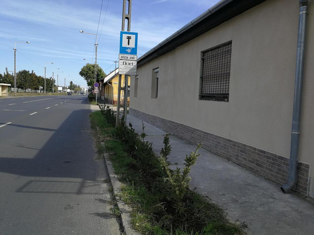 Orsi Apartman / Vendeghaz Kecskemét المظهر الخارجي الصورة